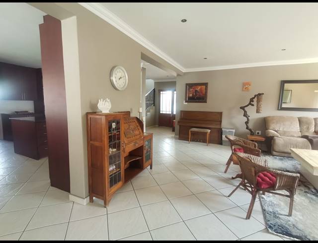 3 BEDROOM HOUSE FOR SALE IN VANDERBIJLPARK SE 8